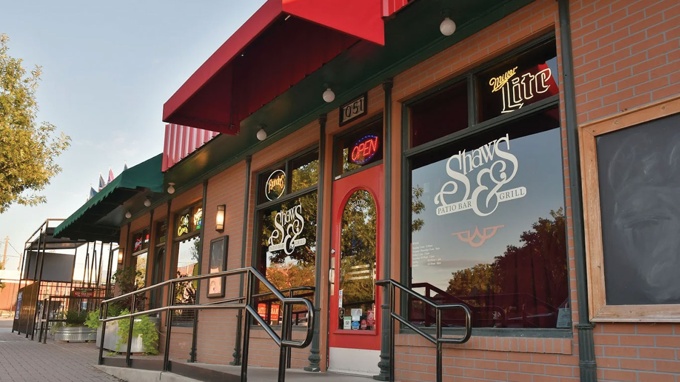 Shaw's-Patio-Bar-Grill