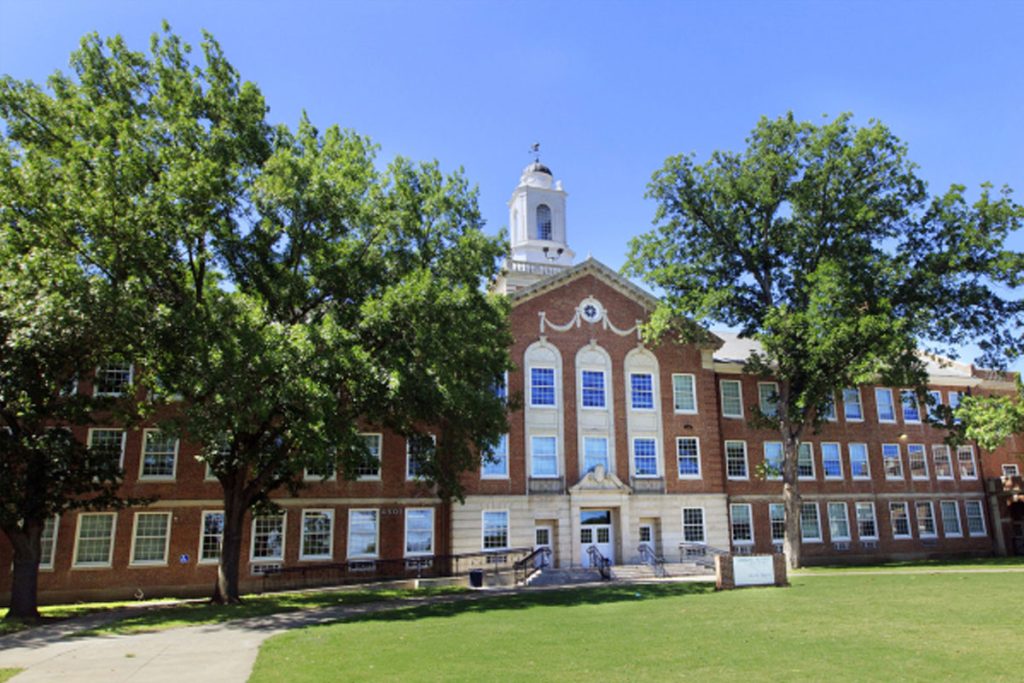 Arlington-Heights-High-School-Front