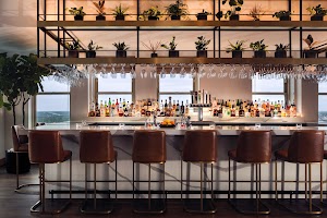 Refinery 714 place picture