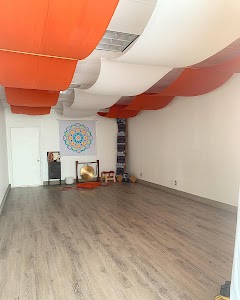 Chameleon Yoga place picture