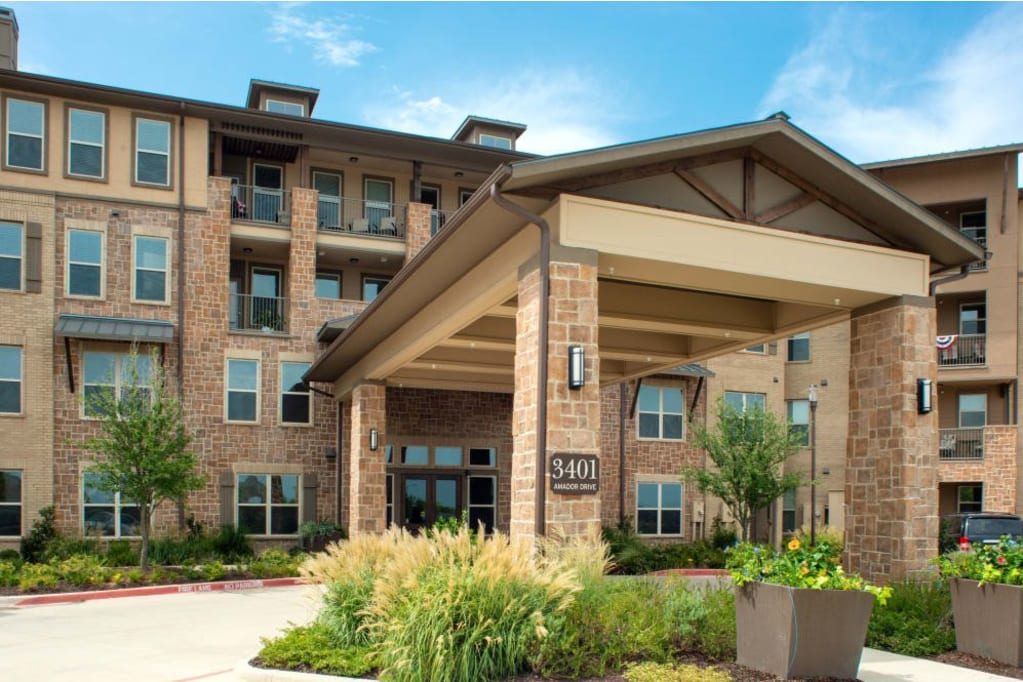discovery-village-at-alliance-town-center-independent-living-community-exterior-fort-worth